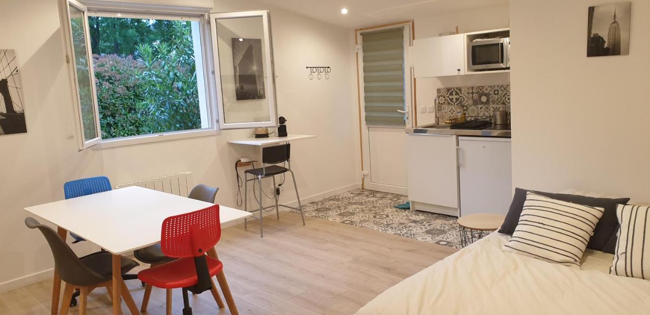 Adorable 25m² Très Calme Avec Parking Appartement